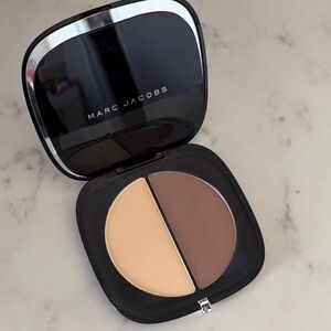 Marc Jacobs Contour Duo - Tan and Brown
